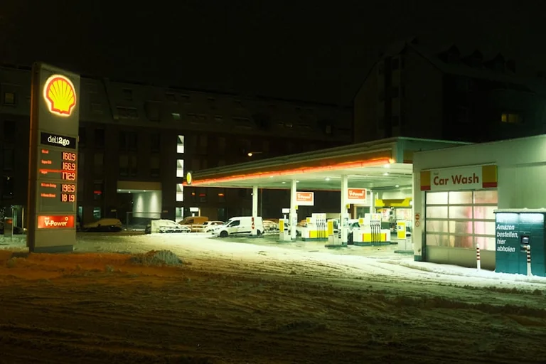 Baltijas degvielas cenas: 50 litru rēķinam trūkst datu
