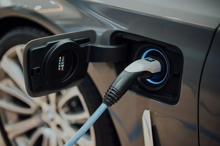 Cik maksā 100 km ar benzīna, dīzeļa un elektroauto?