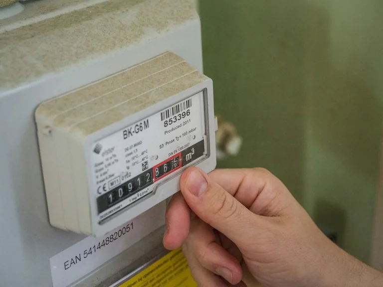 Kā samazināt elektrības patēriņu mājās bez dārga remonta