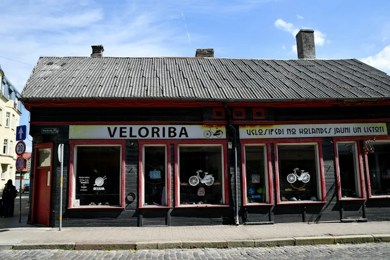 11. oktobris Latvijas vēsturē: kā lasīt laikmeta liecības
